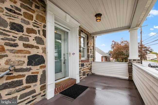 Photo - 1141 Ingleside Ave