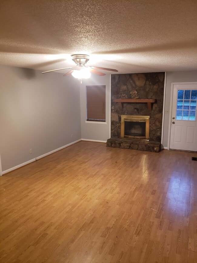 Photo - 3 bedroom/2 bath