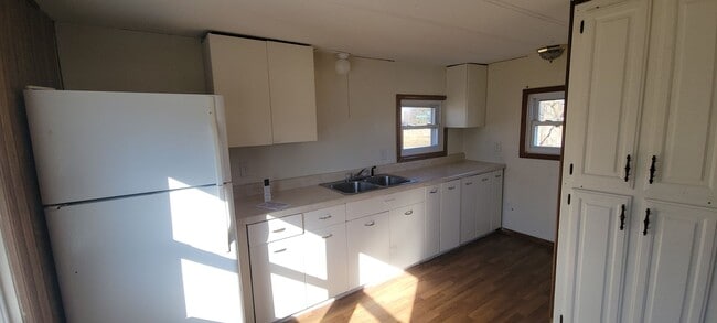 Photo - 2 BEDROOM 1 BATHROOM HOUSE FOR RENT