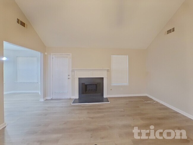 Photo - 5515 Sapphire Cir