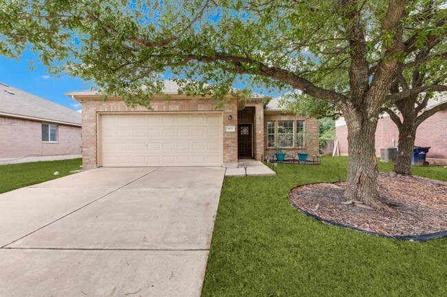 Building Photo - 903 Ranchero Rd