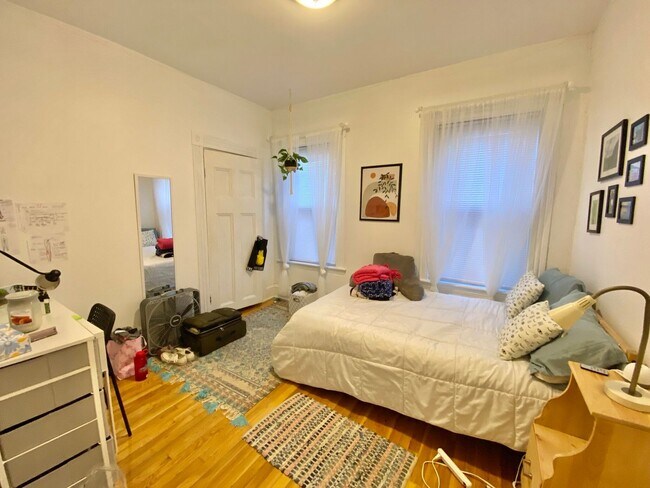 Photo - 12 Higgins St