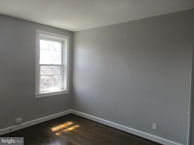 Photo - 3558 Juneway