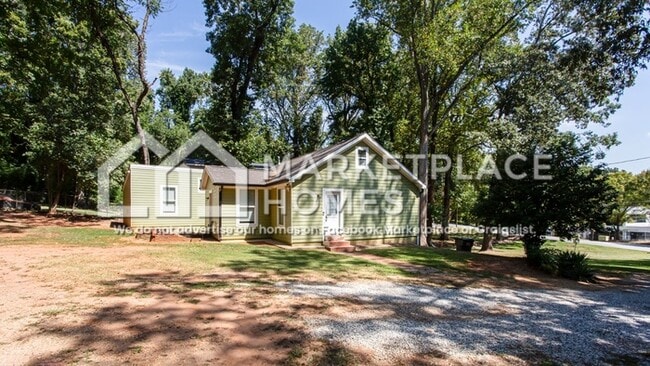 Photo - 3051 Springdale Rd