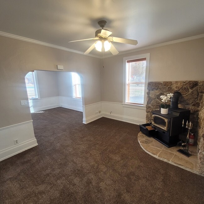 Photo - 150 E Main St