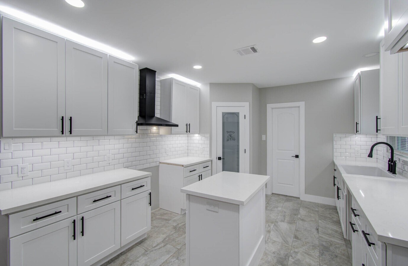 Photo - 3222 Berry St