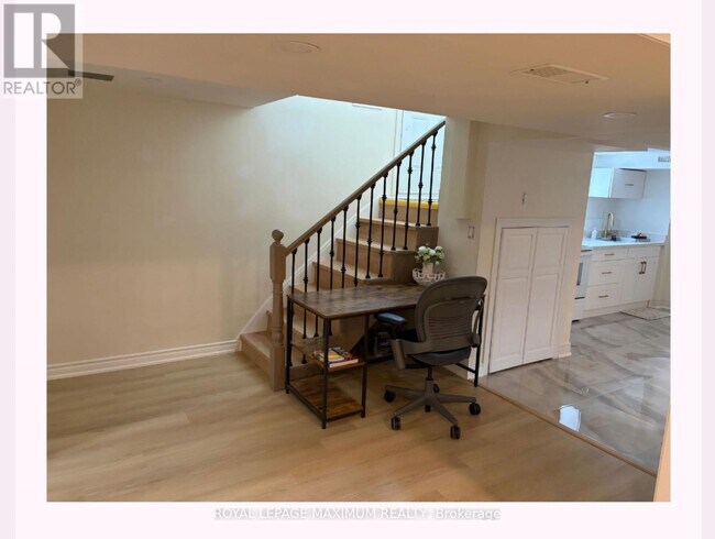 Photo - 121 Bolton Ave