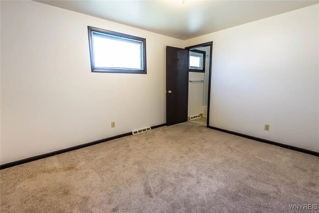 Photo - 111 Sunshine Dr