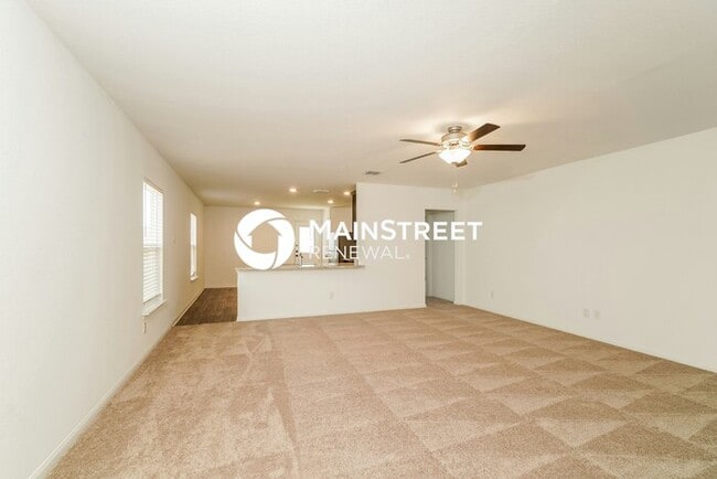 Photo - 3 Bedroom Pet-Friendly Home in New Braunfels, TX with Main Street Renewal