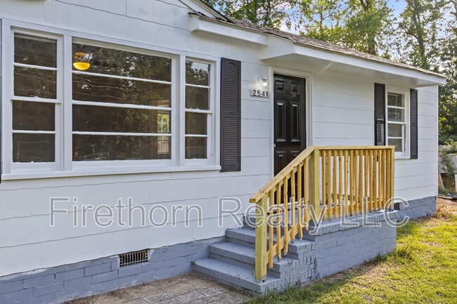 Photo - 2541 Rhodes Dr