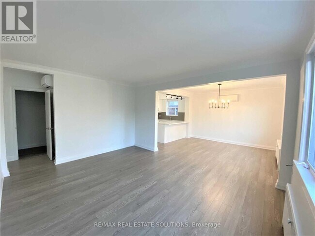 Photo - 5 Warwick Ave Unité 2