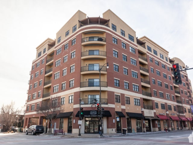 Building Photo - 4953 Oakton St Unit 704