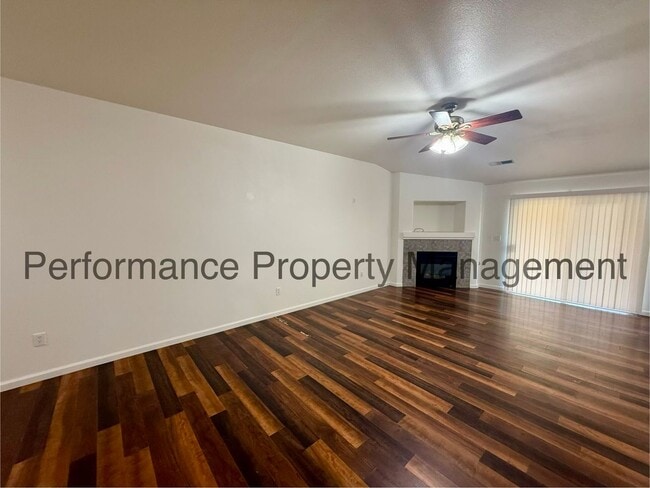 Photo - Stunning 5 Bed/2 Bath NW Bakersfield Home w/ $0 Deposit Option