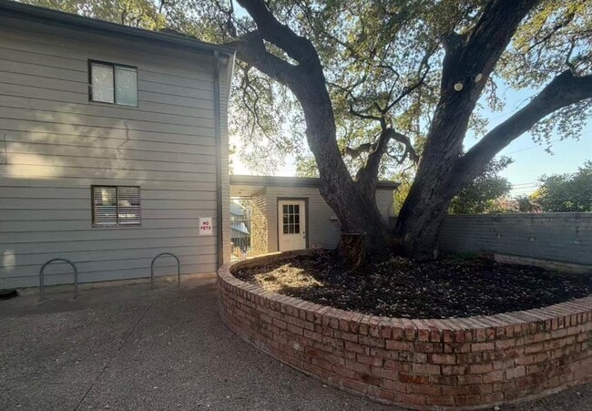 Photo - 803 W 28th St Unit 101