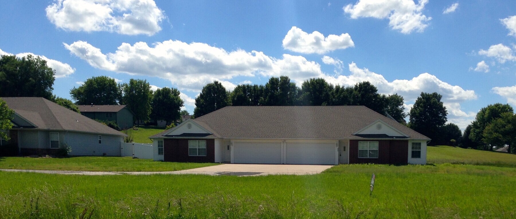 2030 South Country Club Drive Townhome Townhome Rental in Joplin MO