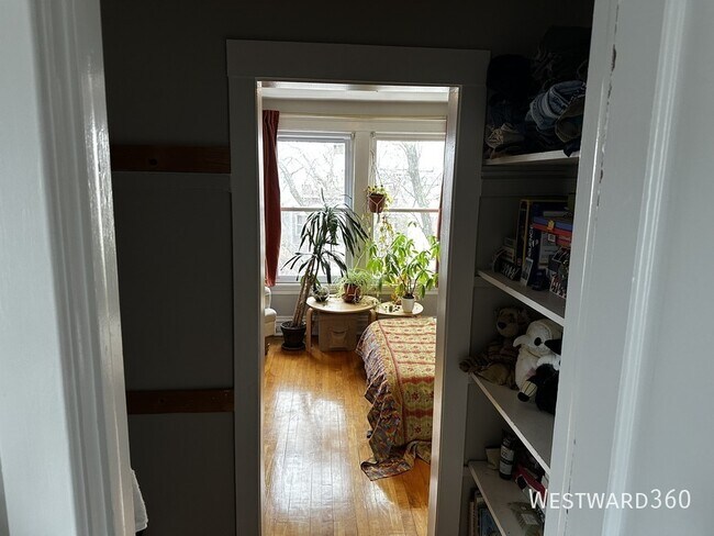 Photo - 2102 W Belle Plaine Ave Unit 3