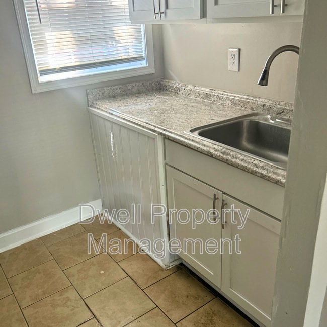 Photo - 2241 Woodward Ave