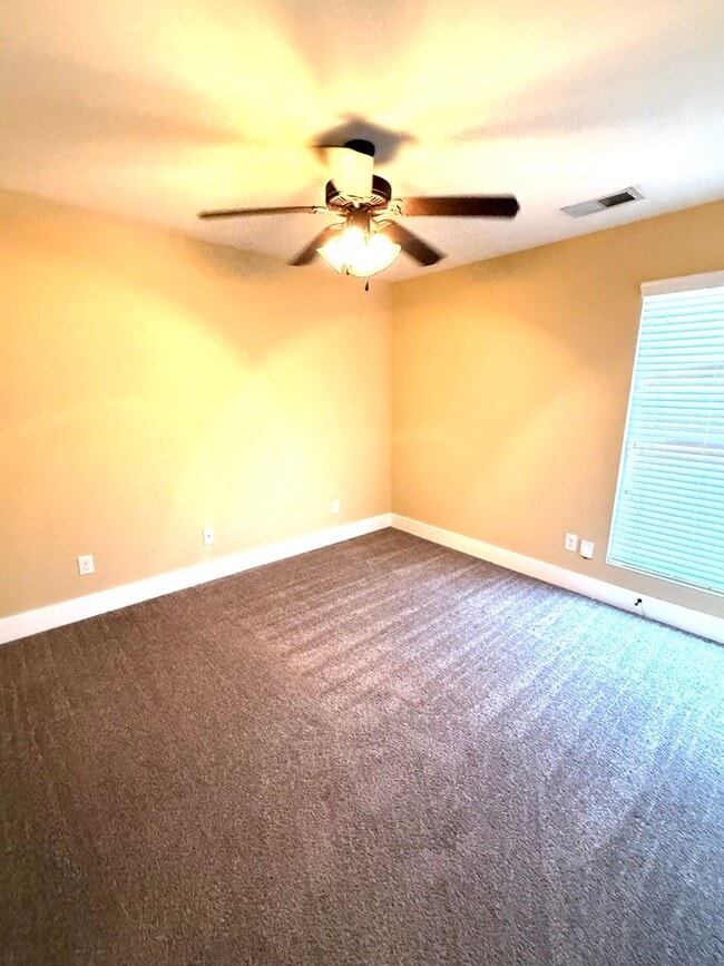 Photo - **3 Bed 2 Bath With a Garage In Park Lake** Call 334-366-9198 to schedule a self tour