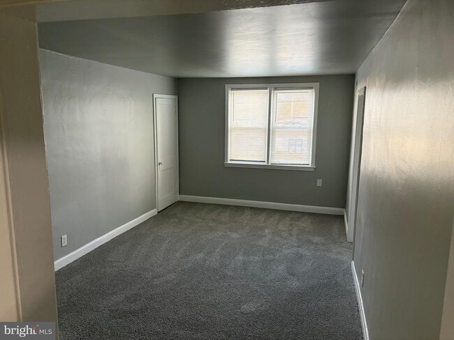 Photo - 7243 Holabird Ave