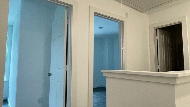 Photo - 8711 Southwark St