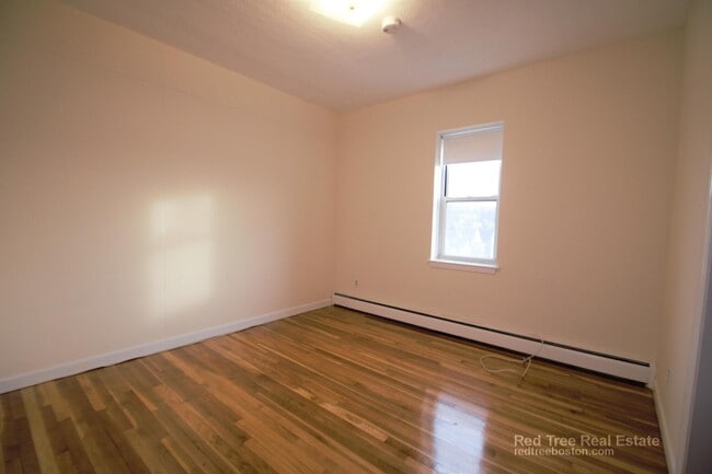 Photo - 172 N Beacon St Unidad 23