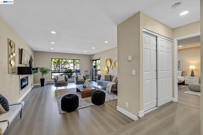 Photo - 39139 Argonaut Way Unit 107