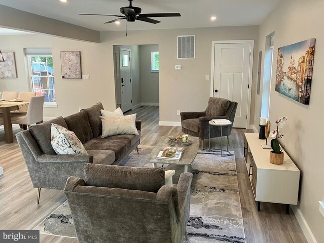 Photo - 2122 Hanover Blvd