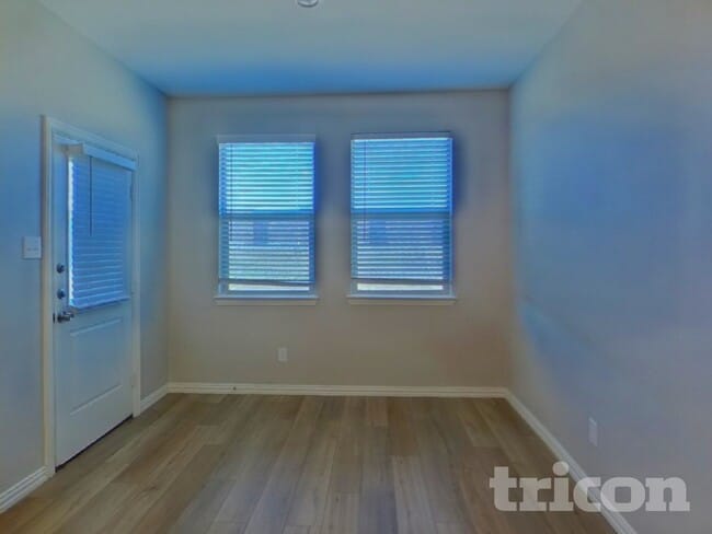 Photo - 231 Jenkinson Dr