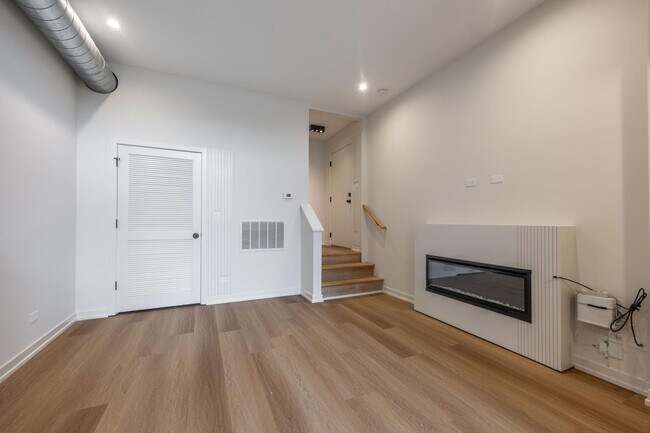 6340 W Belmont Ave Unit 102