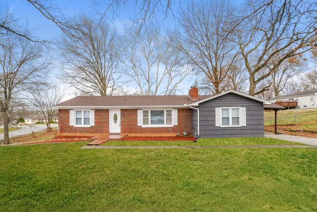 Building Photo - 6703 N Walnut St