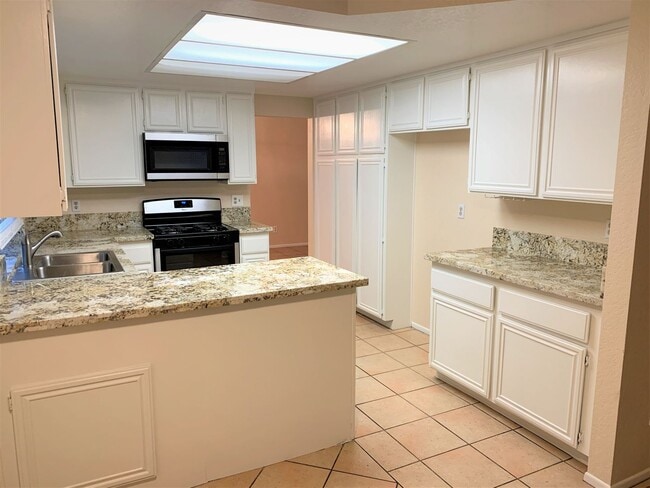 Photo - 1228 Scenic View St