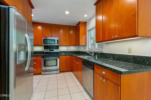 1325 Lomay Pl