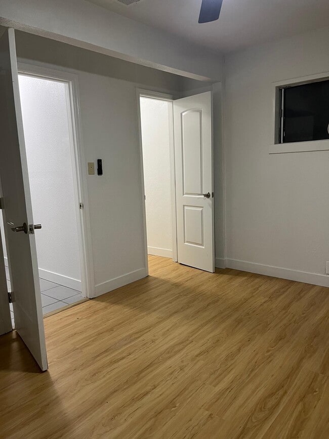 Photo - 384 N Westside St