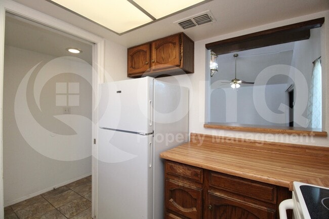 Photo - 406 E Linda Ln