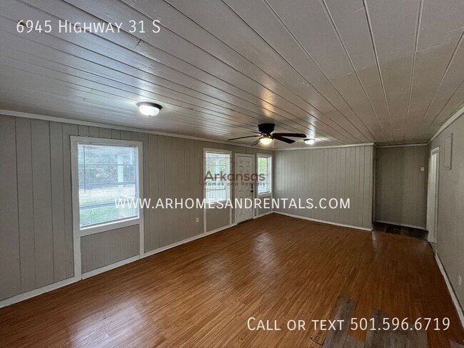 Photo - 6945 Highway 31 S