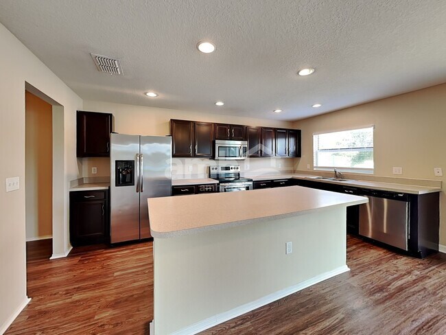 Photo - 102 Star Shell Dr