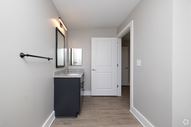 2BR, 2BA - 1,138SF - Second Bathroom