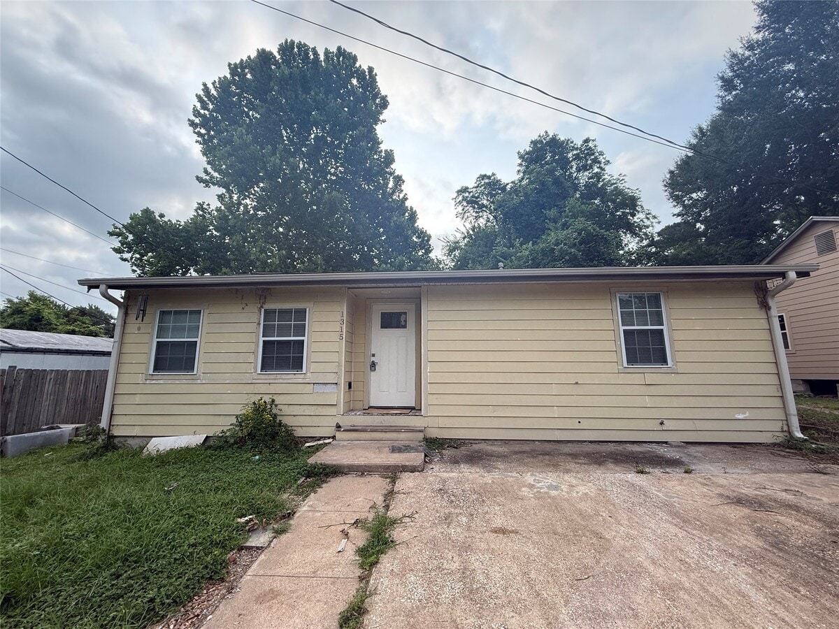 Photo - 1315 Sycamore Ave