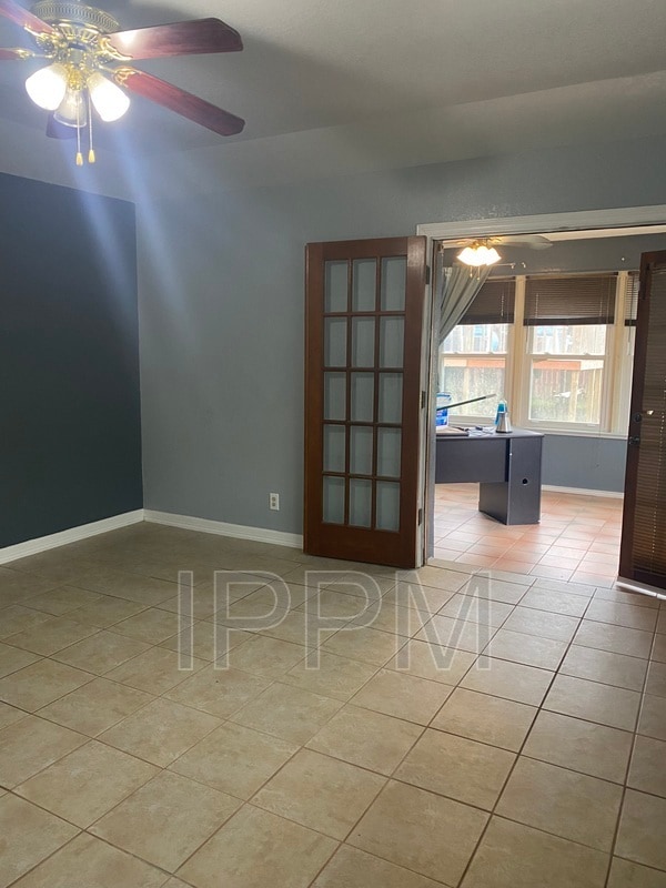 Photo - 609 Inverary Dr