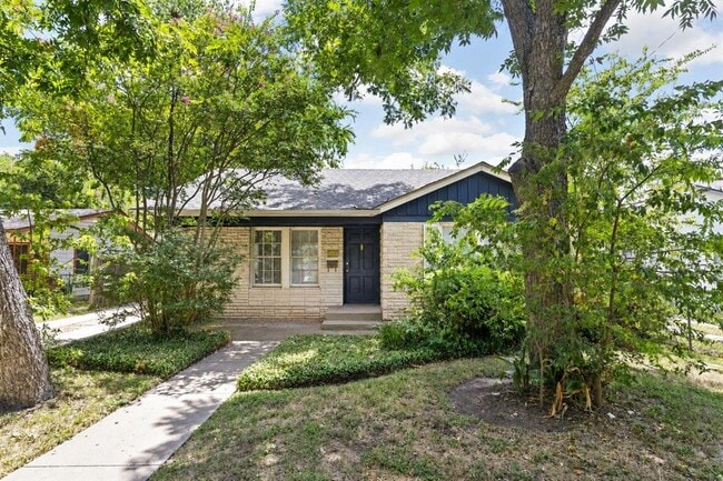 Building Photo - 5405 Sunshine Dr