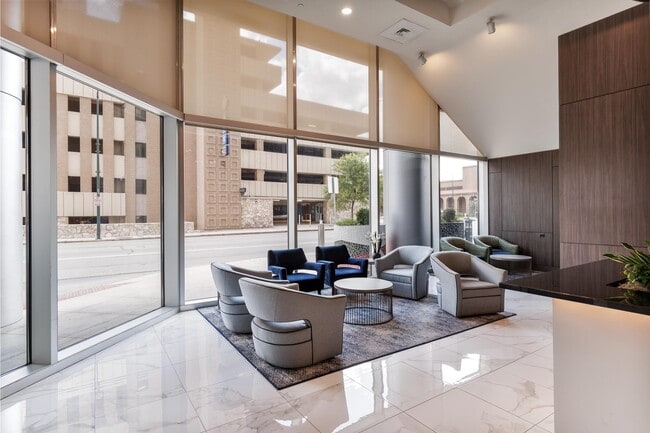 Photo - 610 E Market St Unidad 2904