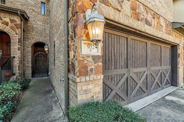 Photo - 932 Brook Forest Ln