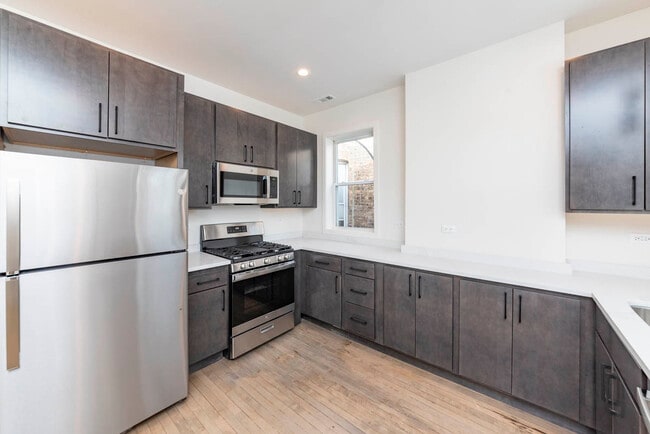 Photo - 2825 N Rockwell St Unit 2