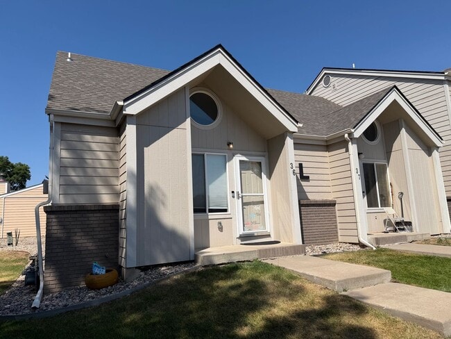 Photo - 2900 Ross Dr