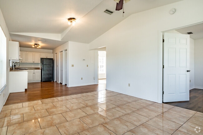 2BR, 2BA - 1000SF - Living Room & Dining Room - Mariner Village Apartments