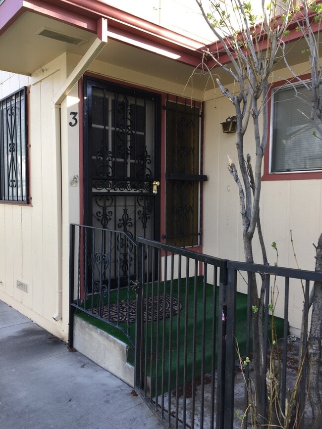 Convenient Sparks Location with Pool and ... - Convenient Sparks Location  with Pool and ... Condo Unit 3