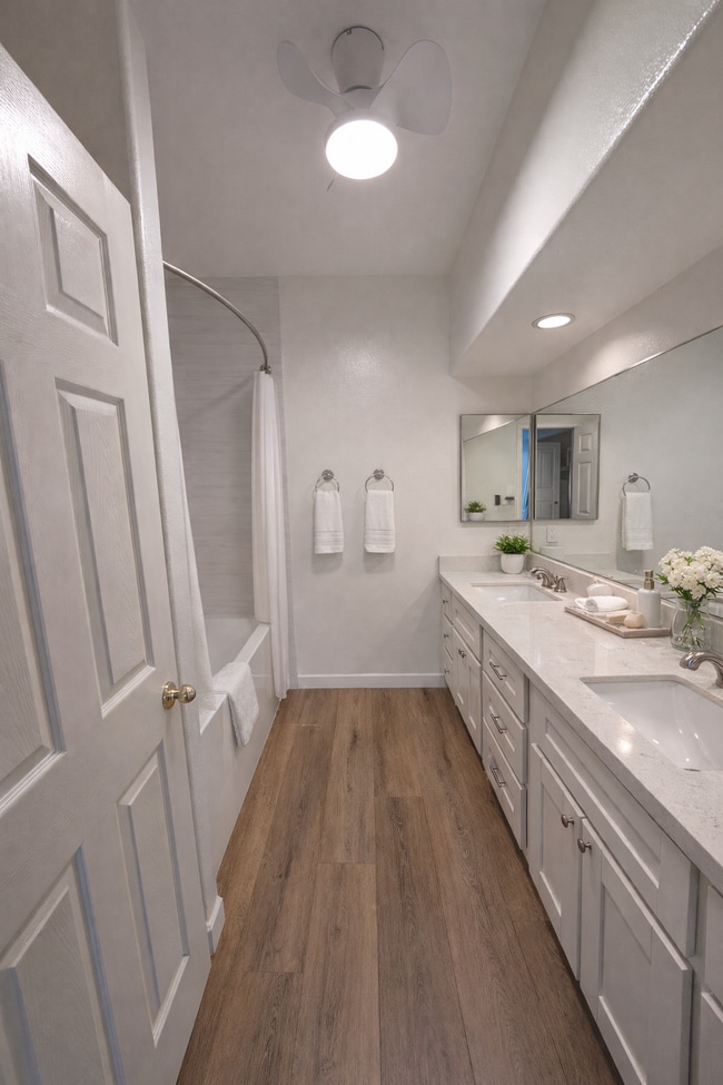 Bathroom#1 - 550 Camino de la Reina Unit 550