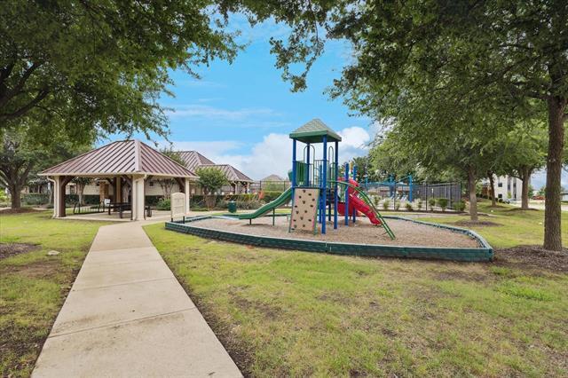 10237 Red Bluff Ln