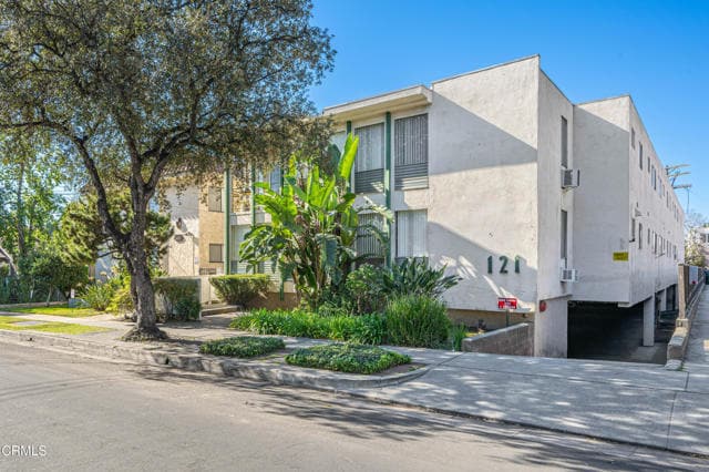 Building Photo - 121 S Chester Ave Unit 6