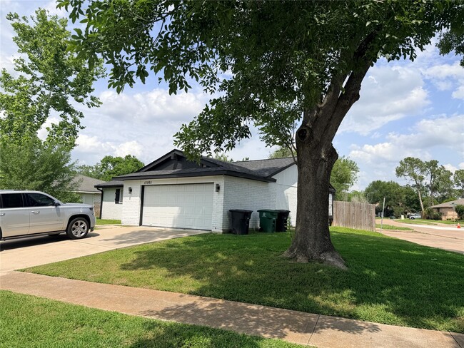 Photo - 15865 Ridgeroe Ln